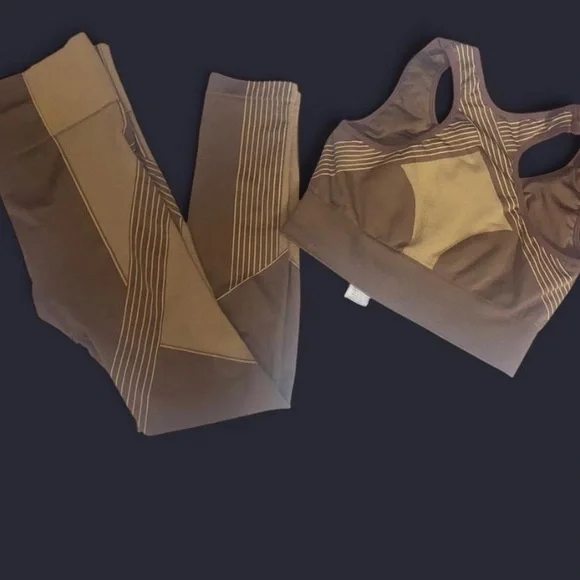 HIIT 2 Piece active set - Picture 3 of 3